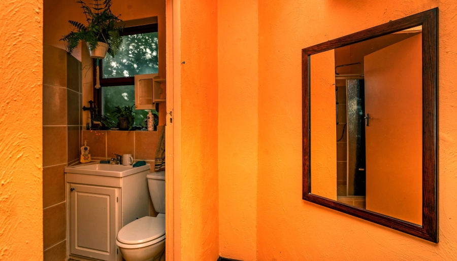 5 Bedroom Property for Sale in Clovelly Western Cape